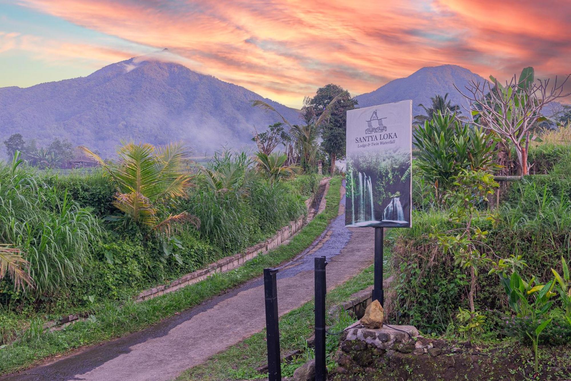 Santya Loka Lodge & Twin Waterfall Jatiluwih Exterior photo
