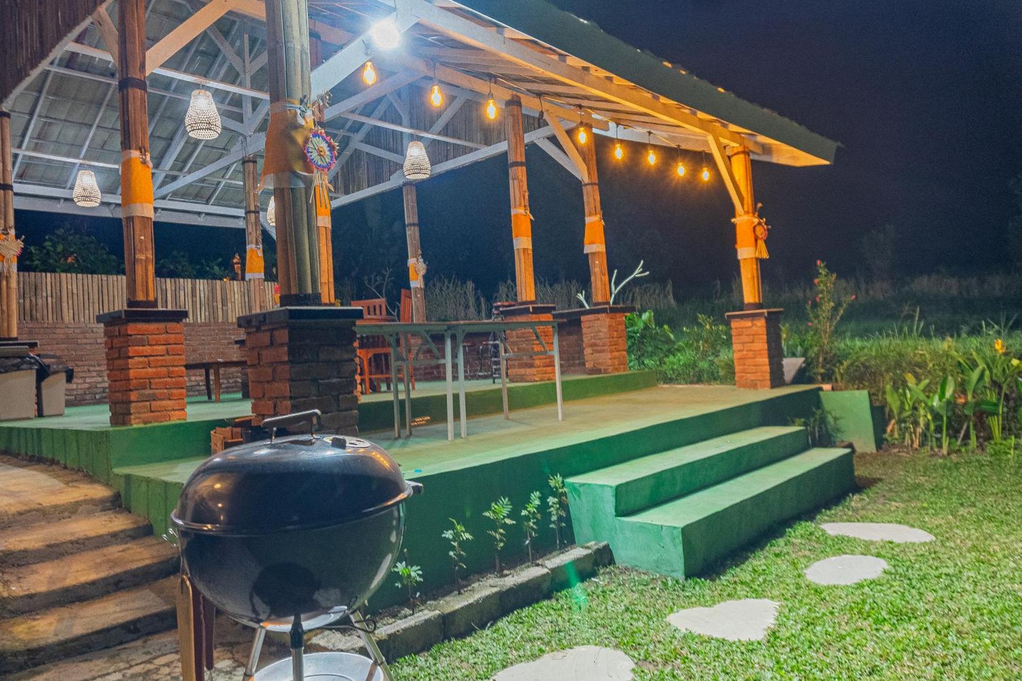 Santya Loka Lodge & Twin Waterfall Jatiluwih Exterior photo